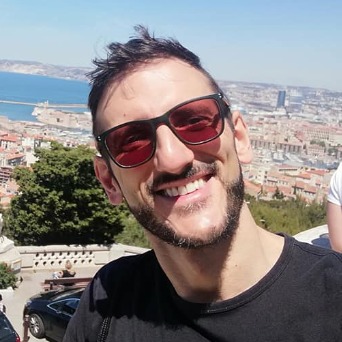 CORRESPONSAL EN ITALIA